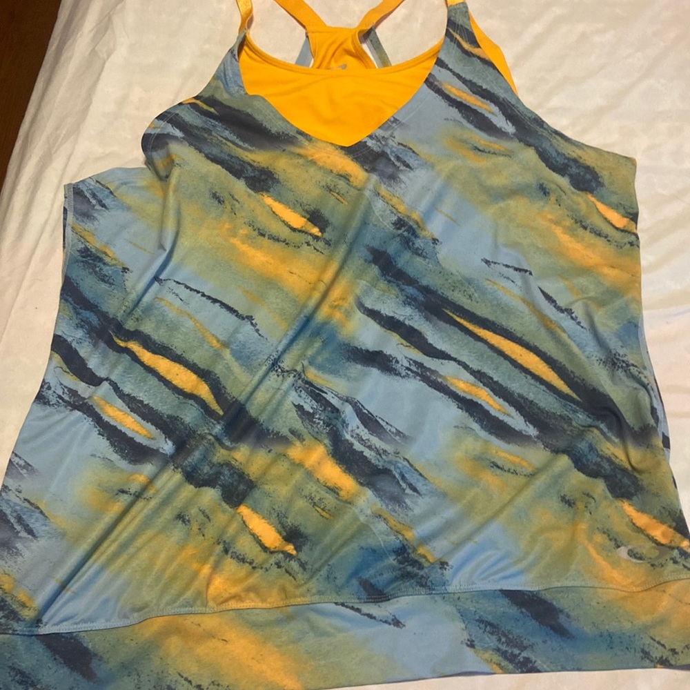 NWOT XL Oakley Top